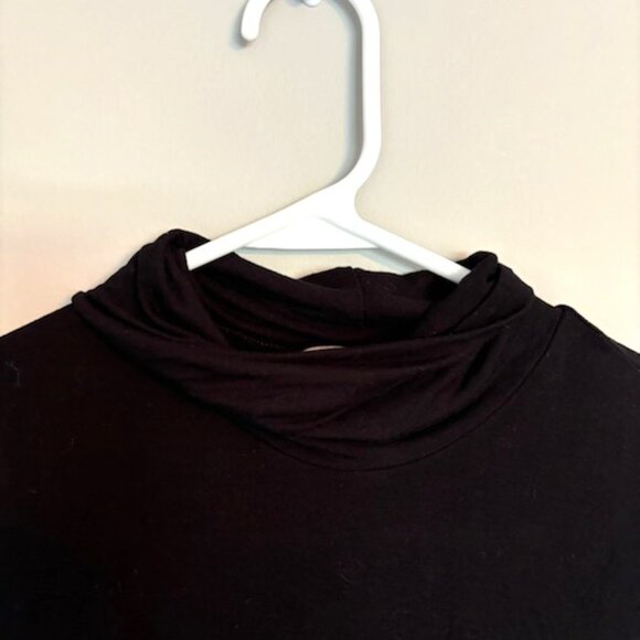 H&M Black Turtleneck Sleeveless 95% Viscose Large - Picture 2 of 5